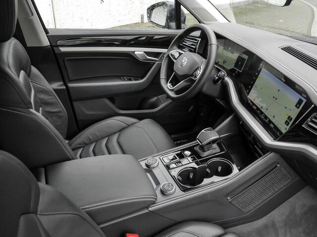 Volkswagen TOUAREG 3.0 TDI GRIJS KENTEKEN ACC LUCHTVERING TREKHAAK COMFORTSTOELEN