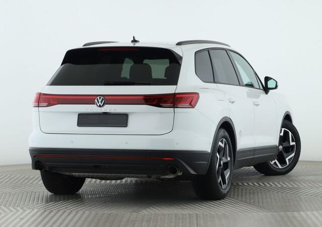 Volkswagen TOUAREG 3.0 TDI Grijs Kenteken ACC LUCHTVERING TREKHAAK COMFORTSTOELEN