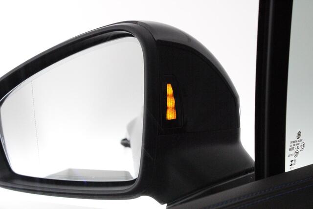 Volkswagen TOUAREG R 3.0 TSi 463pk eHybrid 4MOTION R Edition Trekhaak 360Camera Head-Up Leder Massage Keyless Navigatie Panoramadak