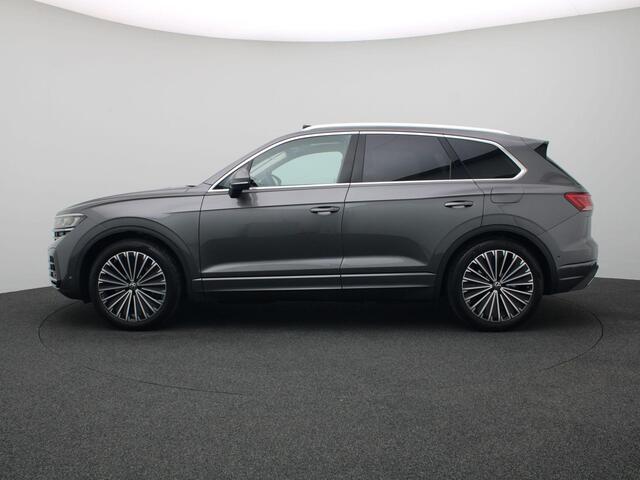 Volkswagen TOUAREG 3.0 TSi eHybrid 4MOTION Elegance 381PK DSG matrix led, trekhaak, 360gr. camera, adaptive cruise, head-up, keyless, side assist, luchtvering, 21" lichtmetaal