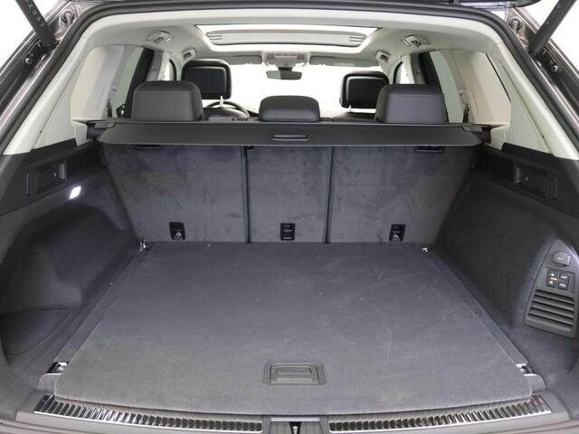 Volkswagen TOUAREG 3.0 TSi eHybrid 4MOTION Elegance 381PK DSG matrix led, trekhaak, 360gr. camera, adaptive cruise, head-up, keyless, side assist, luchtvering, 21" lichtmetaal