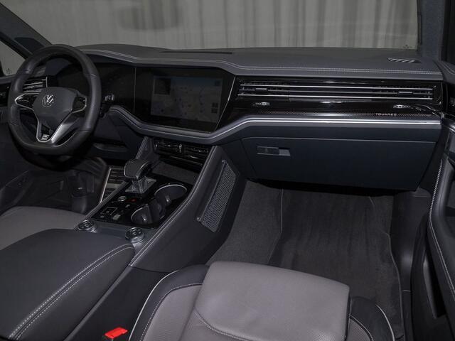 Volkswagen TOUAREG 3.0 TSI R-Line ACC Luchtvering Trekhaak Comfortstoelen Massage Nachtzicht 20 Inch Head-Up