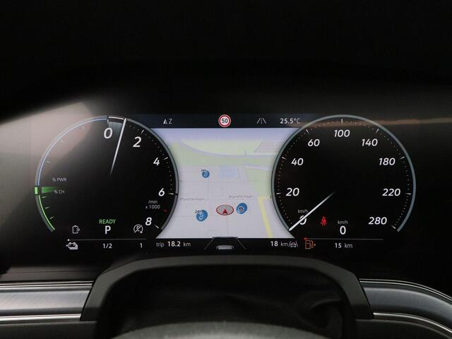 Volkswagen TOUAREG 3.0 TSi eHybrid 463 Pk 4MOTION R-Line | 360° Camera | Full LED | Trekhaak | Panoramadak | DynAudio | Head-Up | Digitaal Dashboard | 22 Inch