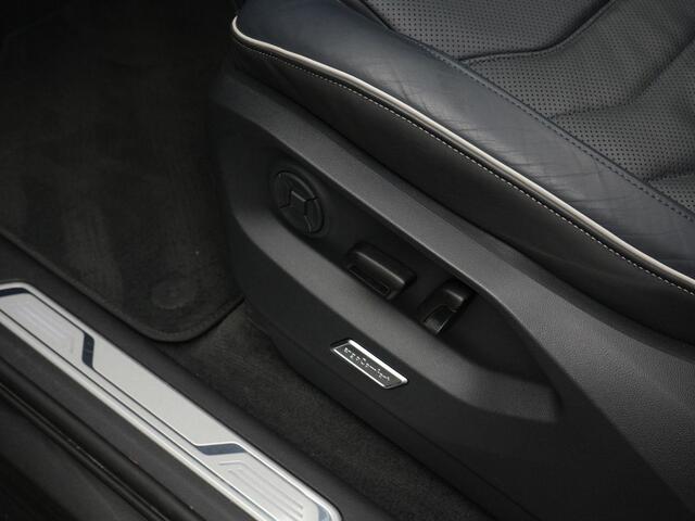 Volkswagen TOUAREG Elegance 3.0 TSi 381 pk tiptronic eHybrid 4MOTION | Panoramadak | Puglia leder | Geheugenstoelen | Rondomzicht camera | Stoelventilatie