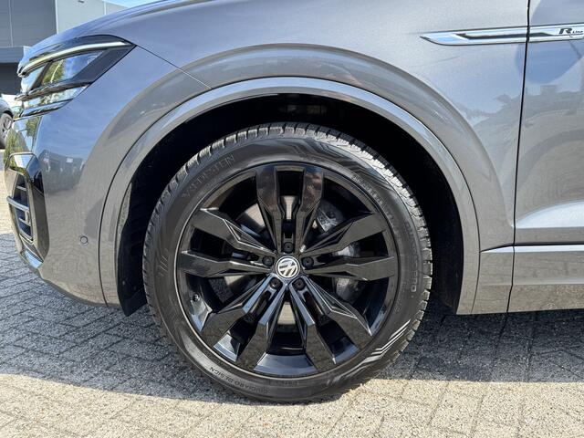 Volkswagen TOUAREG 3.0 TSI 340pk 4Motion DSG / Aut. R-Line Blackstyle Comfortleder Luchtvering 4wiel besturing 102dkm!!