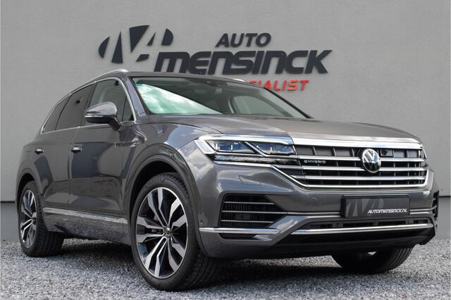 Volkswagen TOUAREG 3.0 TSI eHybrid 4MOTION / Luchtvering/ Standkachel/ Massagefunctie/ Panoramadak/ Trekhaak/ 280kW (381PK)