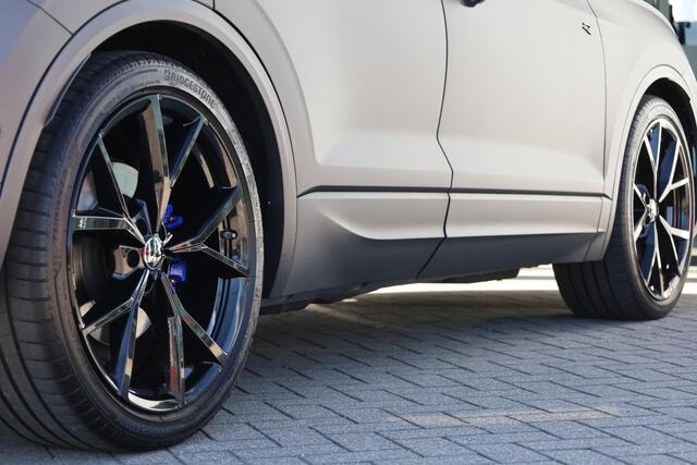 Volkswagen TOUAREG 3.0 TSi eHybrid 4MOTION R 340KW/462PK DSG, 60 mnd / 100.000km garantie, area view, Harman Kardon, head up, puglia leder, panoramadak, trekhaak, 22" LMV zwart, ergo lederen stoelen met elektrische verstelling en geheugen, r-line in en exterieur, camera voo