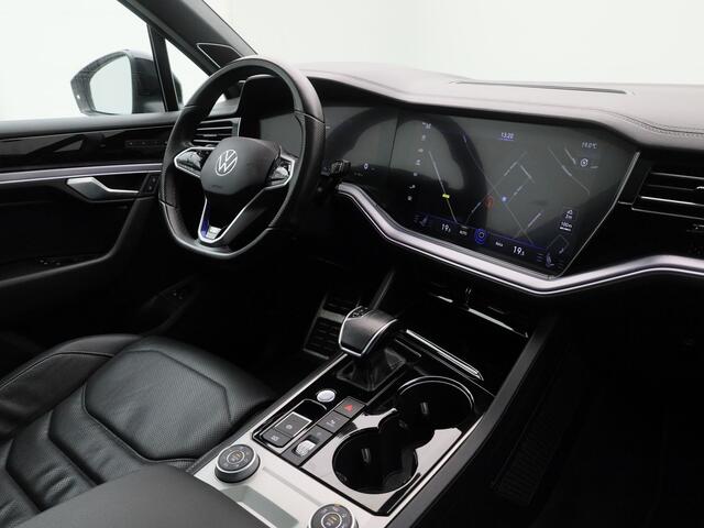 Volkswagen TOUAREG 3.0 TSI 462 PK 4MOTION R | PANO | SOFTCLOSE | STOELVENT. + MASSAGE | LUCHTVERING