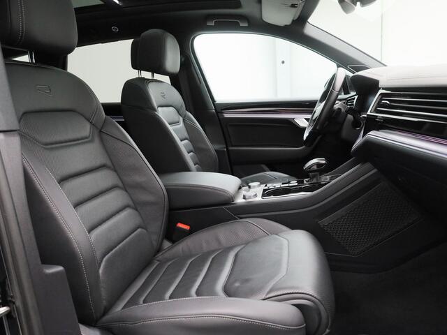 Volkswagen TOUAREG 3.0 TSI 462 PK 4MOTION R | PANO | SOFTCLOSE | STOELVENT. + MASSAGE | LUCHTVERING
