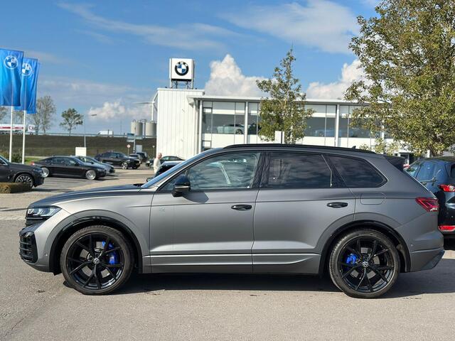 Volkswagen TOUAREG 3.0 TSi eHybrid 4MOTION R 462 PK | Trekhaak | Pano | Siliziumgrau Mat