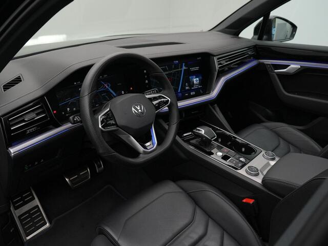 Volkswagen TOUAREG R 3.0 TSi 462 pk eHybrid 4MOTION | EXCL. BTW / Grijs kenteken | Panoramadak | Trekhaak | Leder | Luchtvering