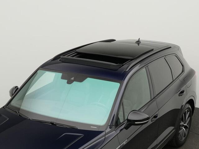 Volkswagen TOUAREG R 3.0 TSi 462 pk eHybrid 4MOTION | EXCL. BTW / Grijs kenteken | Panoramadak | Trekhaak | Leder | Luchtvering