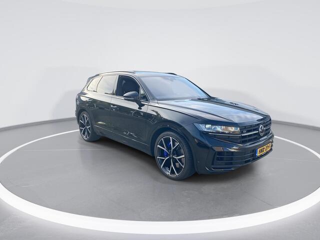 Volkswagen TOUAREG 3.0 TSi eHybrid 462pk 4MOTION R · Panoramadak · Elek. Trekhaak · 360 gr. camera · Stoelmassage & ventilatie · DYN Audio Leder · 22 inch · Sluitbekrachtiging · Head-up Display · Night Vision · Alarmklasse 5 · Garantie t/m 11-05-2029 of 100.000km