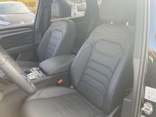 Volkswagen TOUAREG 3.0 TSi eHybrid 462pk 4MOTION R · Panoramadak · Elek. Trekhaak · 360 gr. camera · Stoelmassage & ventilatie · DYN Audio Leder · 22 inch · Sluitbekrachtiging · Head-up Display · Night Vision · Alarmklasse 5 · Garantie t/m 11-05-2029 of 100.000km