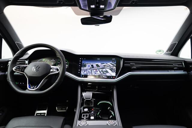 Volkswagen TOUAREG 3.0 TSi eHybrid 4MOTION R | Assistance Pakket | Trekhaak | 21 Inch |