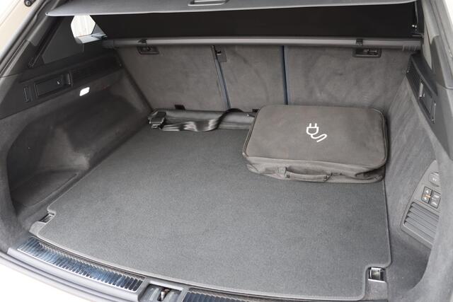 Volkswagen TOUAREG 3.0 TSI eHybrid 4Motion Atmosphere 380pk Tiptronic