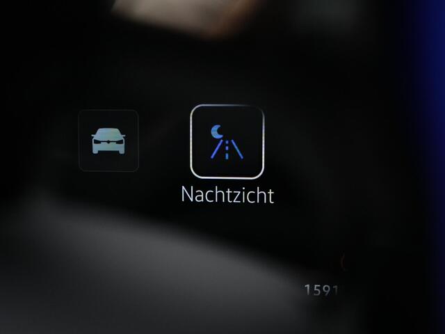 Volkswagen TOUAREG 3.0 TSi 462 pk tiptronic eHybrid 4MOTION | Panoramadak | Trekhaak | Puglia Leder | Nachtzicht | Head-Up Display | Geheugenstoelen | Dynaudio