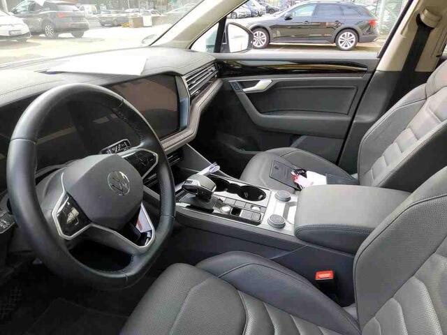 Volkswagen TOUAREG 3.0 TSi eHybrid 4MOTION Atmosphere | Wordt verwacht | Pano | Trekhaak | Massage