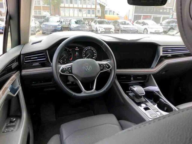 Volkswagen TOUAREG 3.0 TSi eHybrid 4MOTION Atmosphere | Wordt verwacht | Pano | Trekhaak | Massage