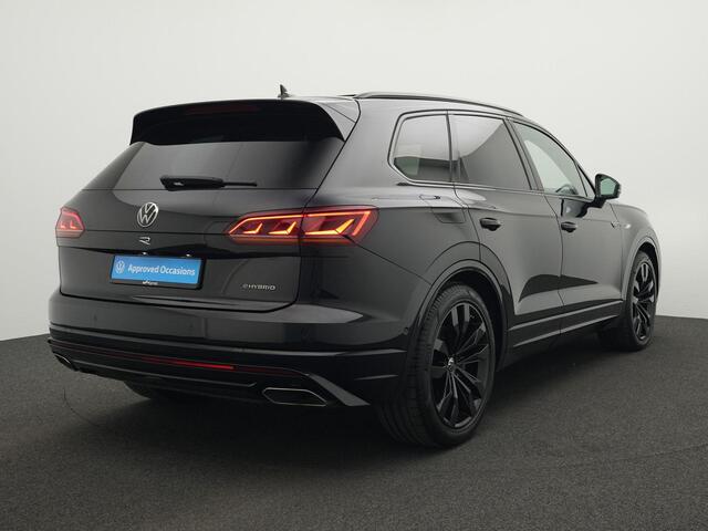 Volkswagen TOUAREG R 3.0 TSi 462 pk tiptronic eHybrid 4MOTION | Panoramadak | Trekhaak | Puglia leder | Head-up display | Stoelventilatie | Geheugenstoel