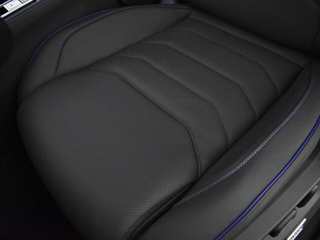 Volkswagen TOUAREG R Edition 3.0 eHybrid 462 pk 8 versn. · Comfort pakket · Nachtzichtassistent (night vision) · Opberg pakket · Trekhaak inclusief aanhangermanoeuvreerhulp 'trailer assist'