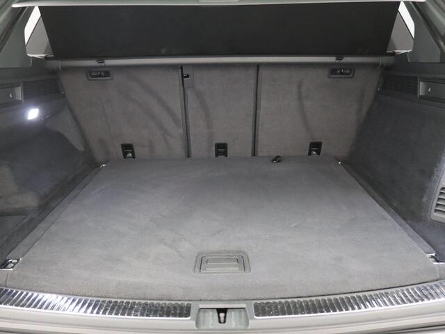 Volkswagen TOUAREG 3.0 TSi eHybrid 4MOTION R Edition 463PK Aut. Trekhaak, 22" LM Velgen, Pano-Schuifdak, Puglia Leder, 360gr. Camera, Stoelverwarming & Koeling, Memorystoel, Servosluiting, Head-Up Display