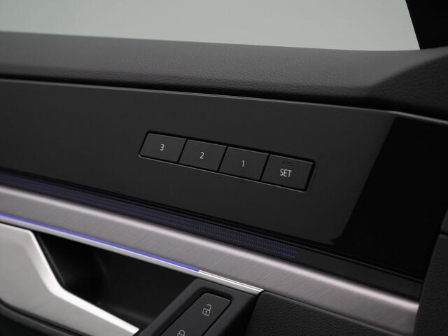 Volkswagen TOUAREG Elegance 3.0 TSi 381 pk tiptronic eHybrid 4MOTION | Panoramadak | Puglia leder | Geheugenstoelen | Rondomzicht camera | Stoelventilatie