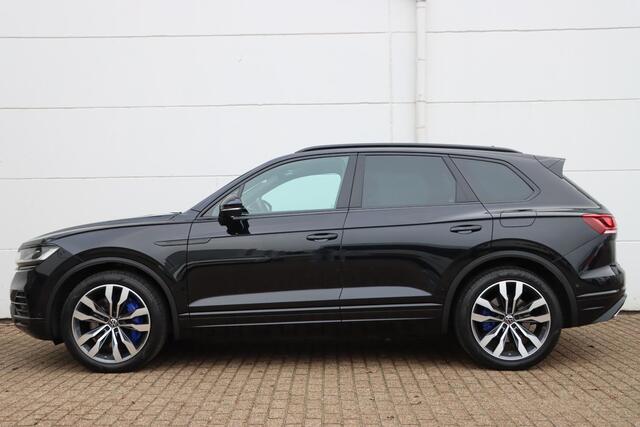 Volkswagen TOUAREG 3.0 TSI eHybrid 4Motion Elegance Black Style | Luchtvering | 380pk Tiptronic