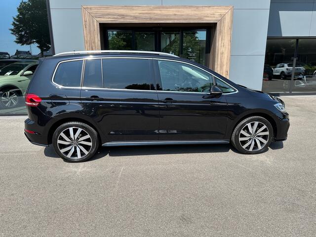 Volkswagen TOURAN 1.5 TSI 150pk DSG R-line Highline | Led | Trekhaak | Dode hoek | Camera | Keyless | Rijklaar incl. garantie