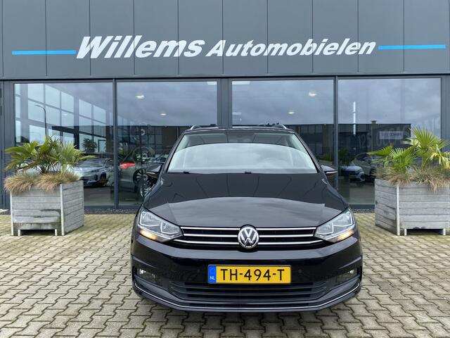 Volkswagen TOURAN 1.2 TSI Highline 7p Trekhaak & Apple carplay