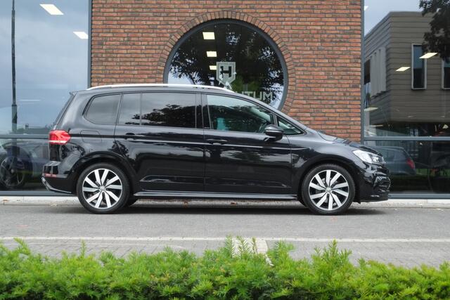 Volkswagen TOURAN 1.5 TSI R-LINE 7p Trekhaak, Achteruitrijcamera