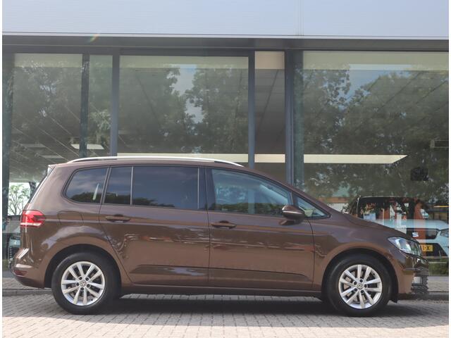 Volkswagen TOURAN 1.2 TSI Connected Series 7 Persoons