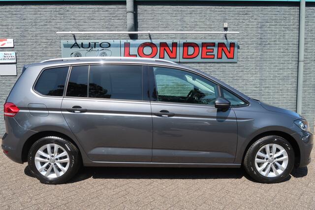 Volkswagen TOURAN 1.4 TSI Highline 7p Zeer nette en complete auto met Geïntrigeerde kinder verhoging