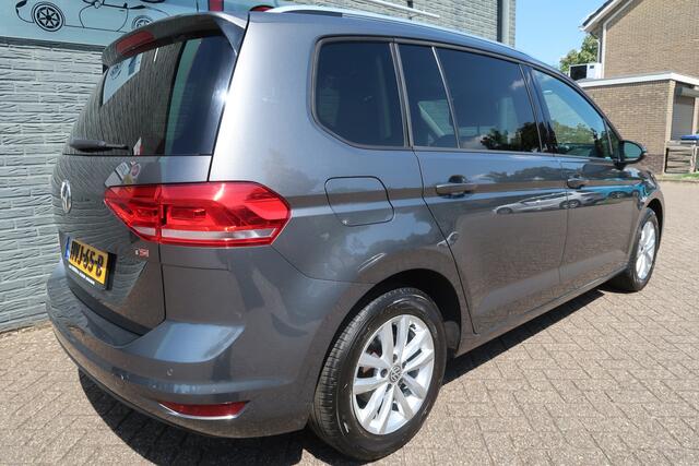 Volkswagen TOURAN 1.4 TSI Highline 7p Zeer nette en complete auto met Geïntrigeerde kinder verhoging