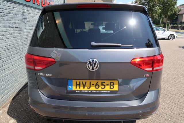 Volkswagen TOURAN 1.4 TSI Highline 7p Zeer nette en complete auto met Geïntrigeerde kinder verhoging