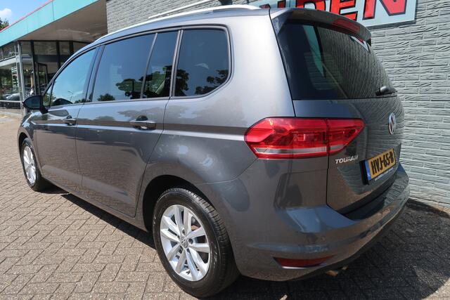 Volkswagen TOURAN 1.4 TSI Highline 7p Zeer nette en complete auto met Geïntrigeerde kinder verhoging