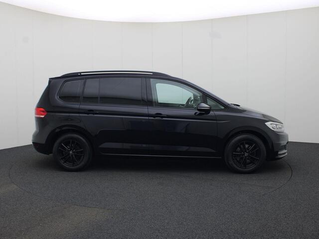 Volkswagen TOURAN Comfortline 1.4 110kW/150PK TSI DSG 7-Persoons · Navigatie · Trekhaak · Stoelverwarming · Apple Car Play ·