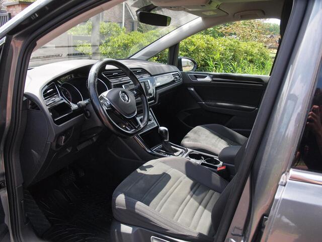 Volkswagen TOURAN 1.4 TSI Highline 7persoons | Automaat | Trekhaak | Parkeersensoren | Cruise Control |