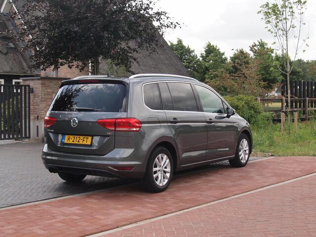 Volkswagen TOURAN 1.4 TSI Highline 7persoons | Automaat | Trekhaak | Parkeersensoren | Cruise Control |