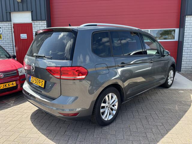Volkswagen TOURAN 1.5 TSI 150PK Comfortline Business 7p CAMERA / STOELVERW / DAB+ / ACC / PDC / BLUETOOTH / CRUISE / NL-AUTO