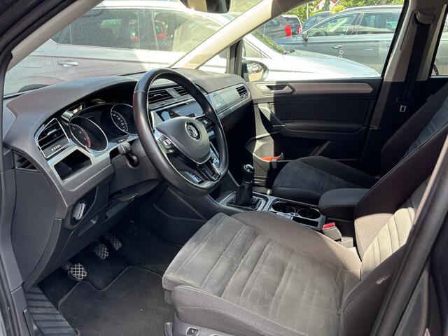 Volkswagen TOURAN 1.5 TSI 150PK Comfortline Business 7p CAMERA / STOELVERW / DAB+ / ACC / PDC / BLUETOOTH / CRUISE / NL-AUTO