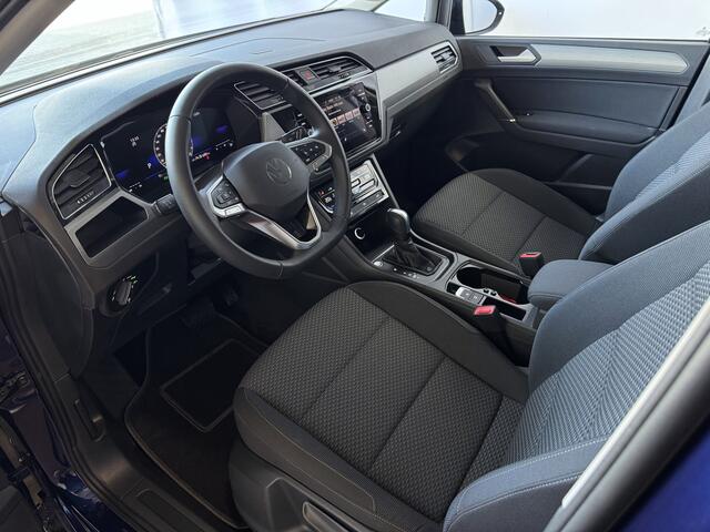 Volkswagen TOURAN 1.5 TSI 150PK 7P CARPLAY NAVI CAMERA LED ELEK.KLEP VIR.COCKPIT DODE.HOEK DET. STOELVERW KEYLESS 7P 7PERS 09/2024 "Volkswagen rijden begint bij Topautos.nl - 75 topmodellen direct op voorraad!"