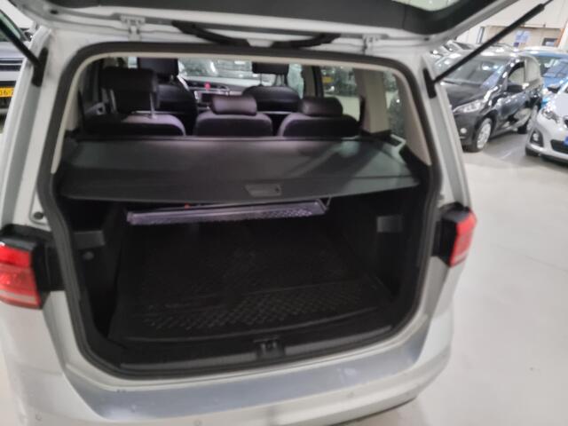 Volkswagen TOURAN 1.4 TSI Connected Series Pdc | Lmv | Panoramadak | Trekhaak | Keyless
