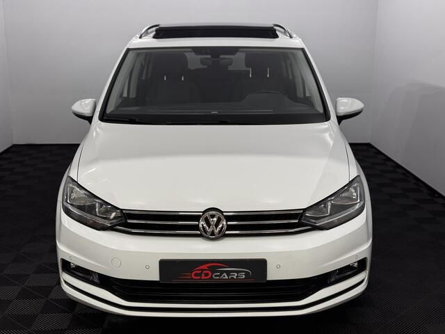 Volkswagen TOURAN 1.2 TSI Comfortline 7p Pano, Navi, Parkeersensoren, Cruise control, Clima, Lichtmetalen velgen