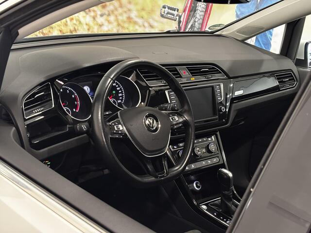 Volkswagen TOURAN 1.4 TSI Connected Series 7persoons | Panorama dak | 7 stoelen | Automaat |