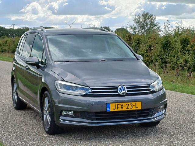 Volkswagen TOURAN 1.5 TSI Highline Business 7-Pers. /Navi/Carplay/Clima v+a/Argo Active/