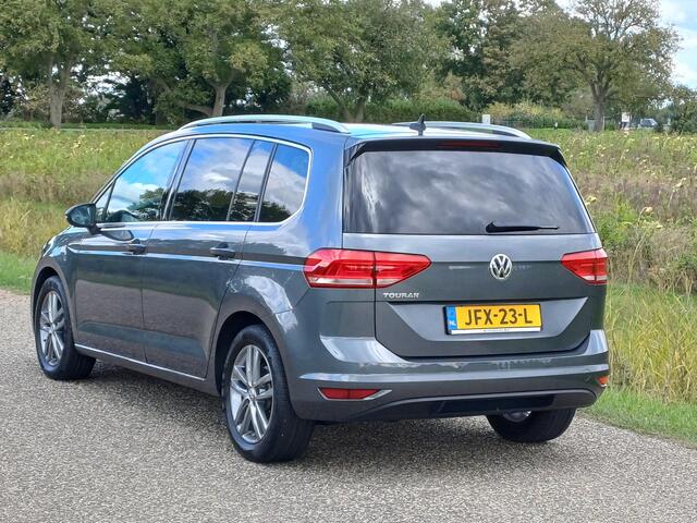 Volkswagen TOURAN 1.5 TSI Highline Business 7-Pers. /Navi/Carplay/Clima v+a/Argo Active/