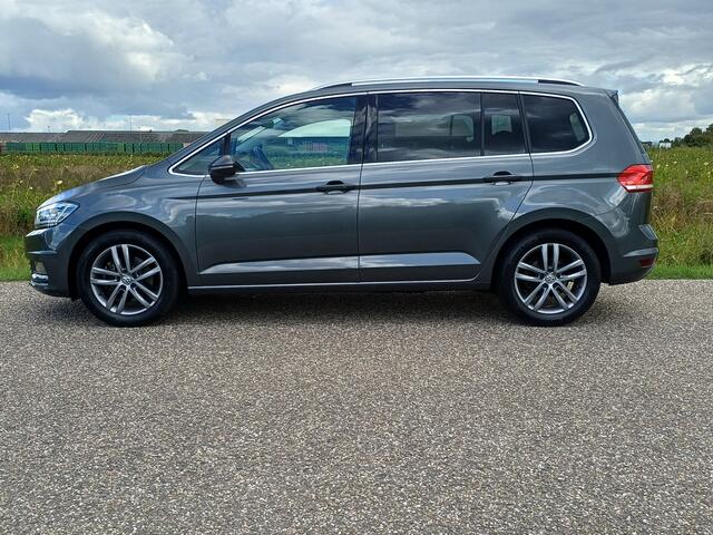 Volkswagen TOURAN 1.5 TSI Highline Business 7-Pers. /Navi/Carplay/Clima v+a/Argo Active/