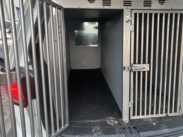 Volkswagen TOURAN 2.0 TDI SCR AUTOMAAT / HONDENWAGEN