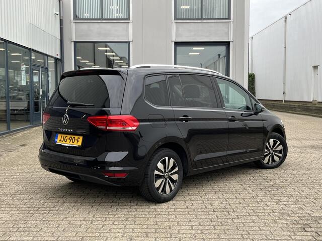 Volkswagen TOURAN 1.5 TSI Comfortline Business 7p | Navi/Adapt.Cruise/Clima/Camera/Privacy Glass/Apple CarPlay-Android Auto